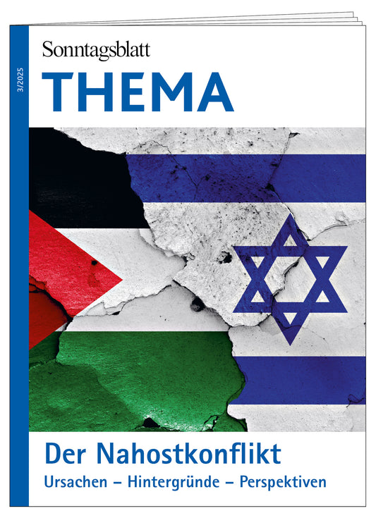 Cover des THEMA-Magazins „Der Nahostkonflikt“. Es zeigt eine stilisierte Landkarte des Nahen Ostens in gedeckten Farben, auf der die Umrisse Israels und der umliegenden Gebiete zu erkennen sind. Darüber liegt der Titel „Der Nahostkonflikt“ in großer, weißer Schrift. Im unteren Bereich des Covers stehen die Stichworte „Ursachen – Hintergründe – Perspektiven“. Das Design wirkt sachlich und informativ, ohne ablenkende Elemente oder Fotos, und vermittelt den thematischen Schwerpunkt des Magazins